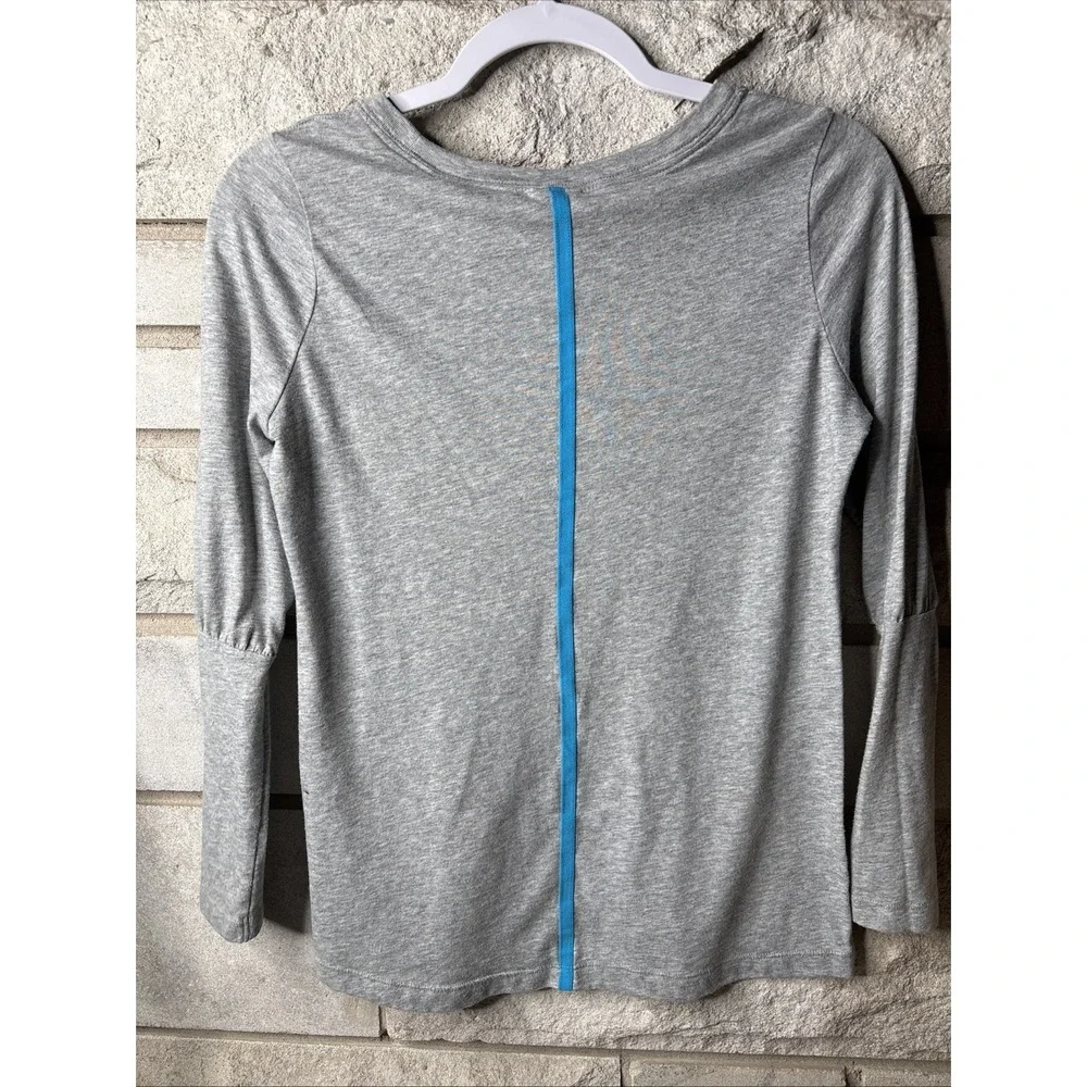 Nike Girls' Long Sleeve Sportswear Graphic T-Shirt in dark‎ grey heather Size XL